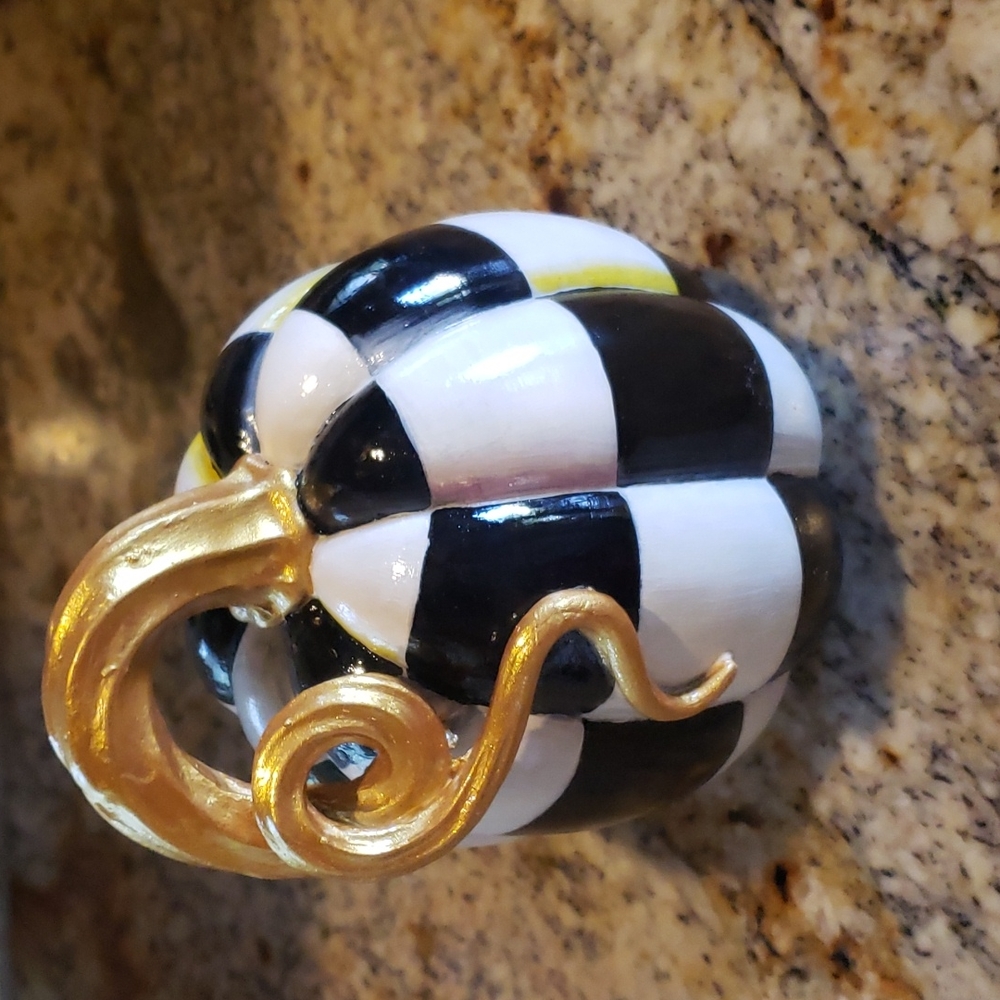 Checkered pumpkin